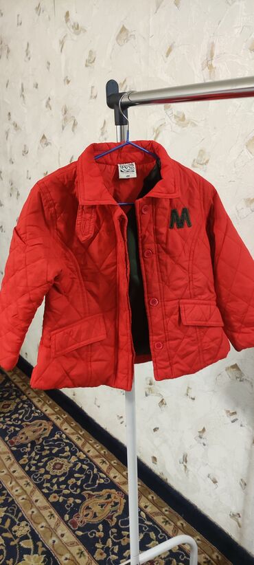 детская курточка: Продам стильную,яркую курточку на малышку 2-3 лет маломерит в отличном