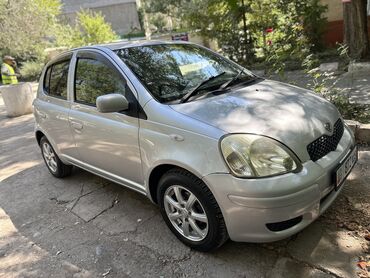 маленькая машина: Toyota Vitz: 2003 г., 1.3 л, Автомат, Бензин, Хэтчбэк