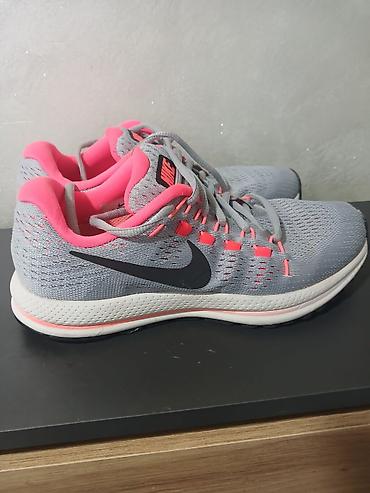 celika: Nike Air Zoom Vomero 12 – ženske patike za trčanje - Veličina: na — 4