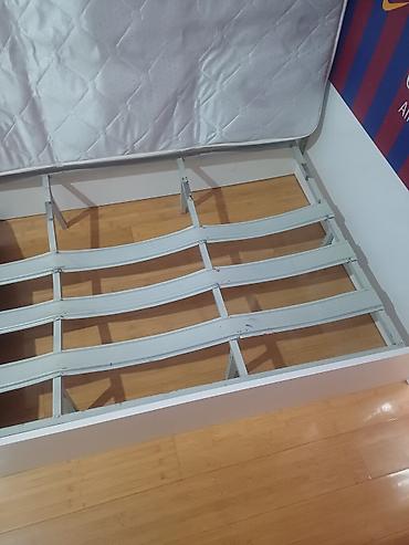 2el mebeler: Uşaq/yeni yetmə üçün futbol temalı tək nəfərlik çarpayı və döşək - — 1