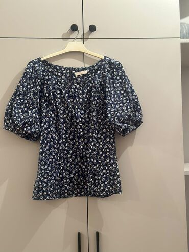 Рубашки и блузы: XL (EU 42)