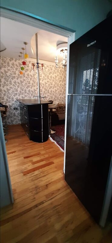 Uzunmüddətli kirayə mənzillər: Ecemide metroya 20 metr mesafede 5 mertebeli binanin 5 ci mertebesi -da lalafo.az — 4 Uzunmüddətli kirayə mənzillər: Ecemide metroya 20 metr mesafede 5 mertebeli binanin 5 ci mertebesi — 4