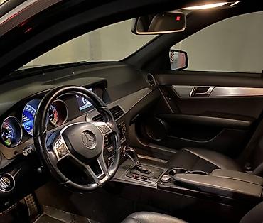 Mercedes‑Benz C‑Class sedan - Korpus: 4 qapılı sedan, qara rəng - at lalafo.az — 3 Mercedes‑Benz C‑Class sedan - Korpus: 4 qapılı sedan, qara rəng - — 3