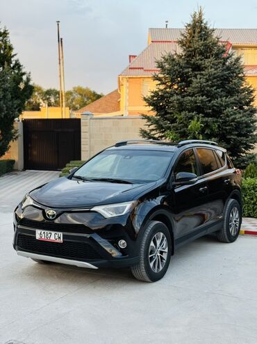 срочно срочно продам машину: Toyota RAV4: 2018 г., 2.5 л, Вариатор, Гибрид, Внедорожник
