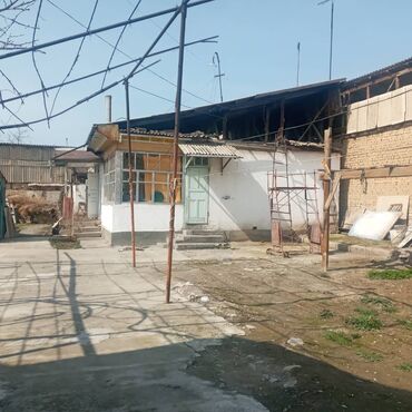 дома киргизия 1: 600 м², 4 комнаты, Старый ремонт Без мебели