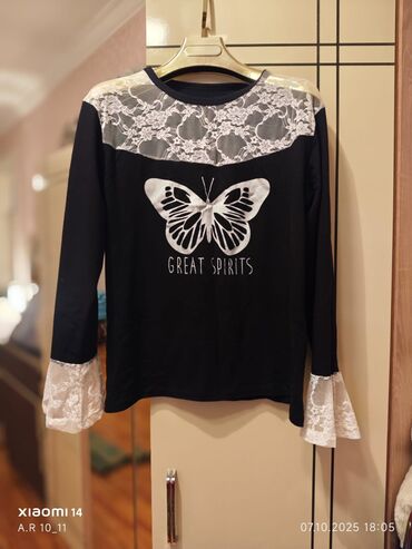 Dəstlər, kostyumlar: Qadın geyim dəsti – uzun palto və 3 fərqli kofta 1) Uzun palto - — 16