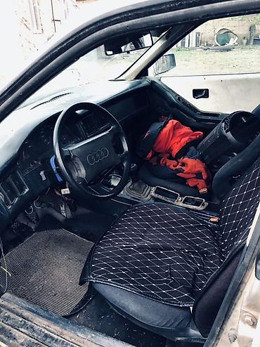 Audi: Audi 80: 1988 г., 1.8 л, Кол менен иштөөчү, Бензин, Седан — 3
