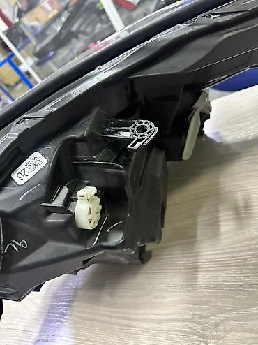 limited: Передняя правая фара Subaru 2020 г., Б/у, Оригинал, США — 4