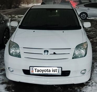 Toyota: Toyota ist: 2004 г., 1.5 л, Автомат, Бензин, Хэтчбэк