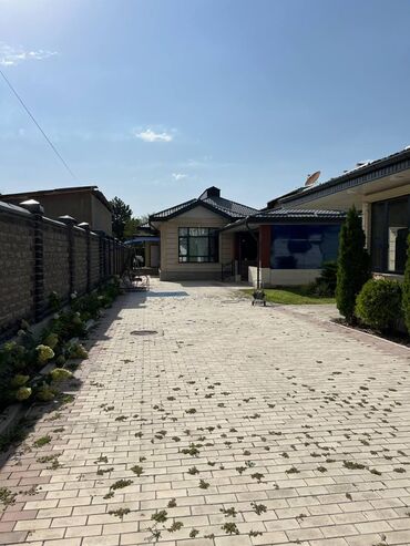 продается дом аламедин рынок: Дом, 200 м², 6 комнат, Агентство недвижимости, Евроремонт