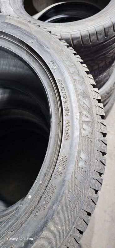 Шины: Шины 245 / 50 / R 18, Зима, Б/у, Пара, Легковые, Япония, Bridgestone