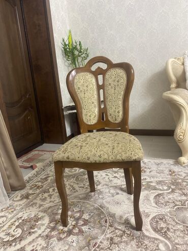 мебель в кара балте: Комплект стол и стулья Для зала, Б/у