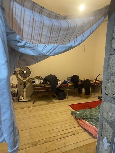 Həyət evləri və villaların satışı: Həyətyanı daş ev - Tikili: birmərtəbəli, kürsülü, daş divarlı ev - — 11