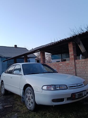 Mazda: Mazda 626: 1992 г., 1.9 л, Механика, Бензин, Хэтчбэк