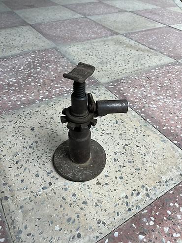 iskele: Teleskopik tənzimlənən dayaq (iskələ altlığı) - Material: tam metal — 1