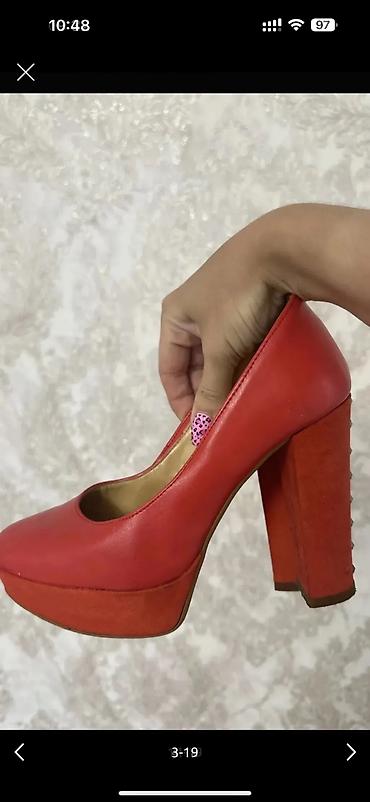 Сапоги: Обувь женская, покупала в Италии/Дубаи, размер 37-38, цены от 100 до — 3