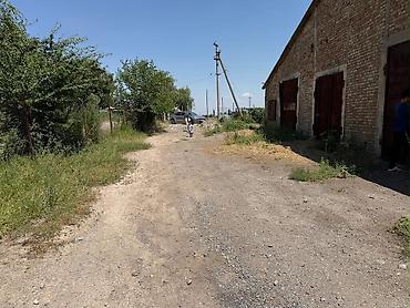 хоз постройки: 📍 с. Кызыл-Туу 🔘1700м² ПРОДАЁТСЯ КОШАРА В КЫЗЫЛ-ТУУ 📍 с. Кызыл-Туу — 10