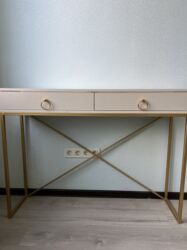 тумбочка купить: Отличный Стильный туалетный/консольный столик состояние как новое