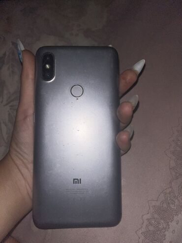 mi 9 t: Xiaomi Mi A2 Lite, цвет - Серый, 
 Битый