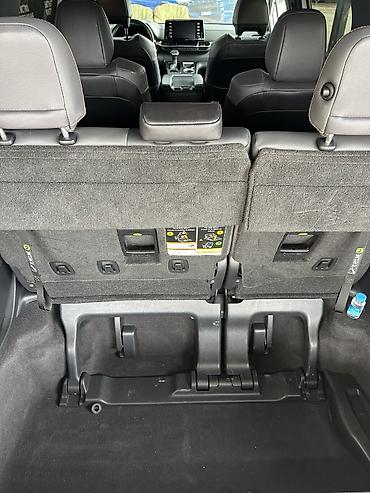 Toyota: Toyota Sienna: 2022 г., 2.5 л, Вариатор, Гибрид, Минивэн — 9
