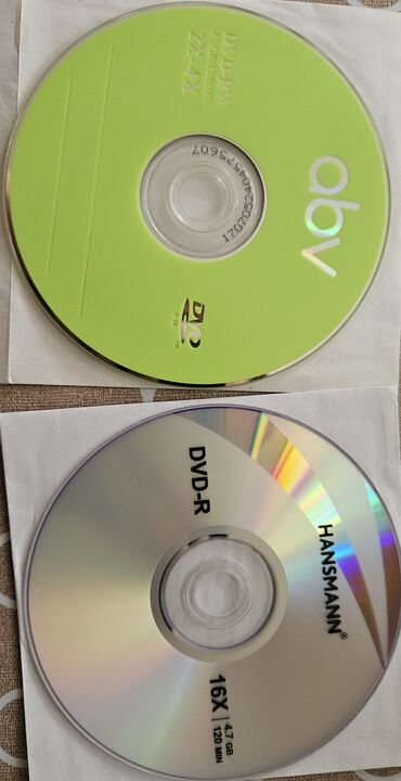 vüqar biləcəri kitab: DVD RW (1 ədəd) VƏ Dvd R(33 ədəd)boş disklər satılır 4.7 Gb yaddaşlı