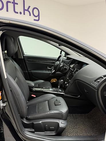 Renault: Renault : 2019 г., 2 л, Автомат, Газ, Седан — 7