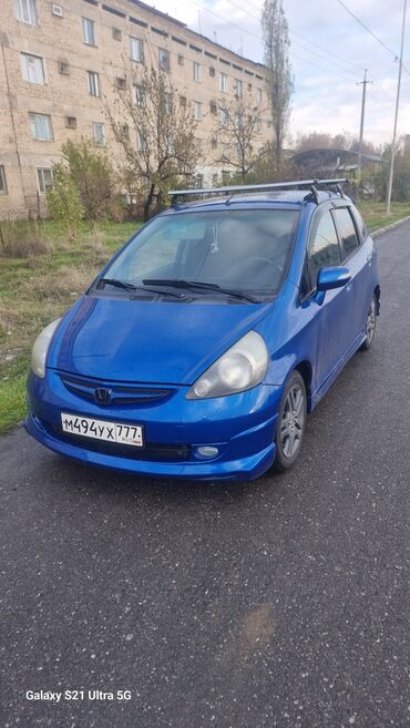 авто унаалар: Honda Jazz: 2005 г., 1.3 л, Вариатор, Бензин, Хетчбек