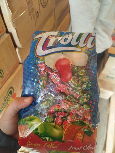 Кондитерские изделия, сладости: Набор кондитерских изделий ассорти: 1) Trolli Center Filled Fruit — 11