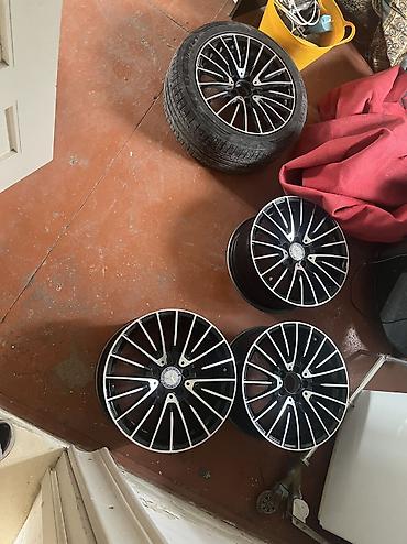 Колеса в сборе: Avtomobil üçün yüngül lehimli disk + şin komplekti üsdünlük bartere — 1