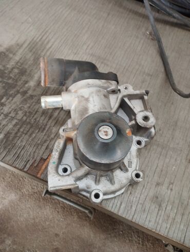 Помпы: Помпа Subaru 2001 г., Б/у, Оригинал, Китай