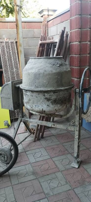 швабра с ведрой: Бетономешалка Гравитационная, Средняя (150 - 300 л)
