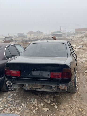 BMW: BMW 520: 1990 г., 2 л, Механика, Бензин — 3