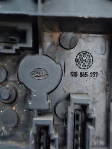 Стоп-сигналы: Задний правый стоп-сигнал Volkswagen 1994 г., Б/у, Аналог — 8