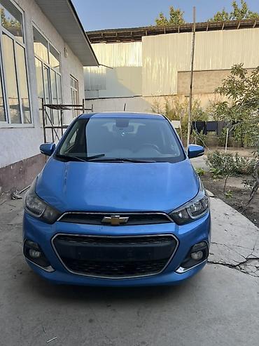 Chevrolet Spark: 2016 г., 1 л, Вариатор, Бензин, Хэтчбэк