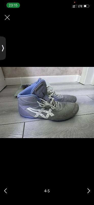 Мужские кроссовки, 41.5, 42, Asics, Новый, цвет - Серый, Бесплатная доставка