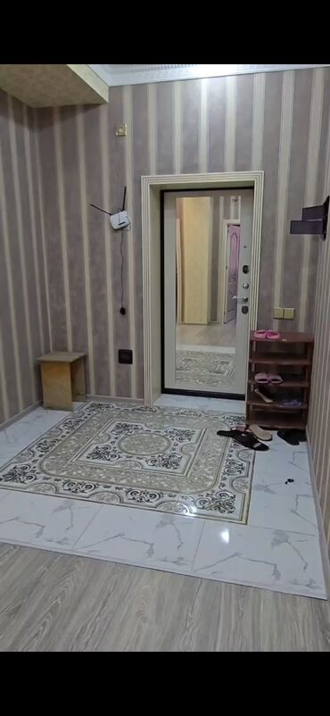 kiraye evler 9 cu mkr: Ev 5 ci mikrorayonda yerlesir Araz marketin üsdü 4 cü mərtəbə ev 3