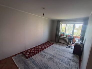1 комнатные квартиры бишкек: 1 комната, 30 м², Хрущевка, 4 этаж, Старый ремонт