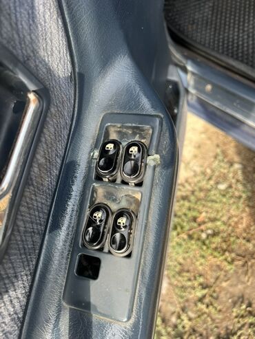 Mazda: Mazda 626: 1989 г., 2 л, Механика, Бензин, Хэтчбэк — 9