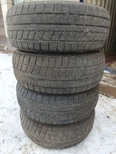 Шины: Шины 225 / 60 / R 16, Зима, Б/у, Комплект, Легковые, Япония, Bridgestone