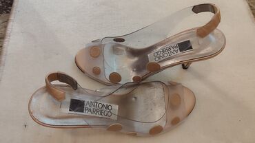 zara zenski kaputi i jakne: Sandals, Bata, 38