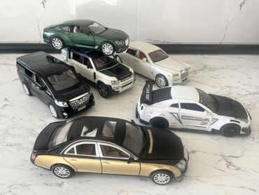Avtomobil modelləri: Kolleksioner üçün premium metal oyuncaq avtomobil dəsti - Material — 1
