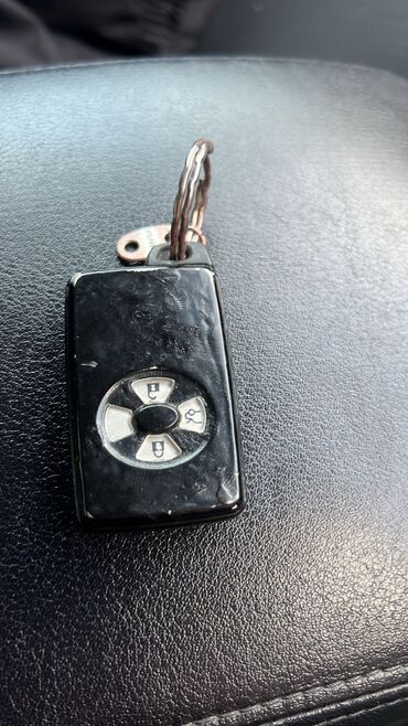 Аварийное вскрытие замков: Программирование новых ключей в автомобиль, изготовление чипа в ключ — 3