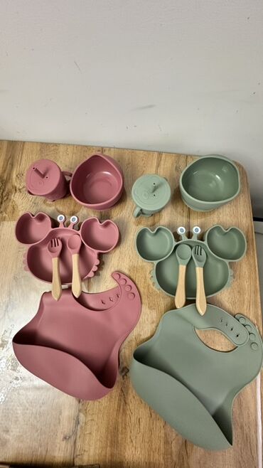 Клеевые пистолеты: Электрический клеевой пистолет синего цвета с оранжевым курком — 12