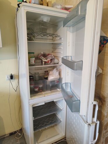 холодильник бу продаю: Холодильник Beko, Б/у, Двухкамерный, 2 *
