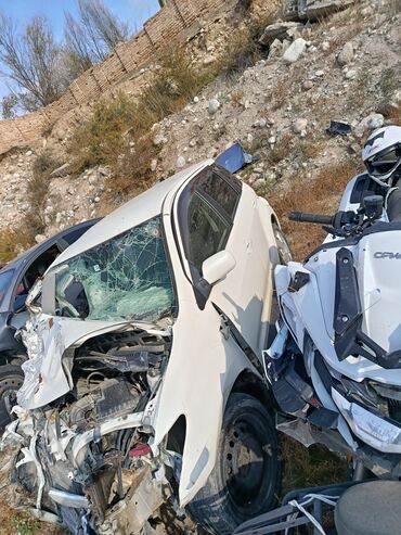 w211 задний бампер: Автомобиль на разбор (белый хэтчбек/седан малого класса) Тойота ист