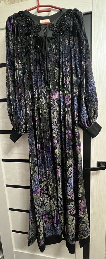 Вечерние платья: Вечернее платье, Пышное, Длинная модель, Велюр, С рукавами, Камни, 6XL — 9