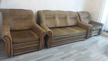 divan islenmis: Klassik üslubda yumşaq mebel dəsti: - 1 ədəd 3 nəfərlik divan - 2 ədəd — 1
