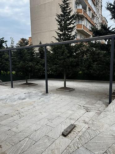 kafe stolari: Açıq hava məkanı – terras/bahçe sahəsi kirayə üçün - Geniş daş — 3
