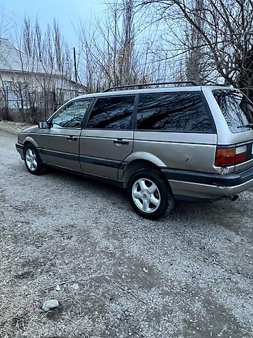 Volkswagen: Volkswagen Passat Variant: 1991 г., 2 л, Механика, Бензин, Универсал — 11
