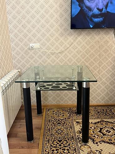 susə stollar: Şüşə üstlü müasir masa - Forma: kvadrat - Üst hissə: qalın, şəffaf — 2